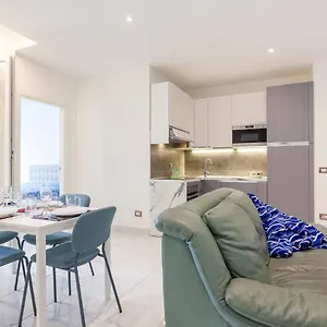Seaside Flat With Swimming Pool And Private Parking Appartamento Calambrone
